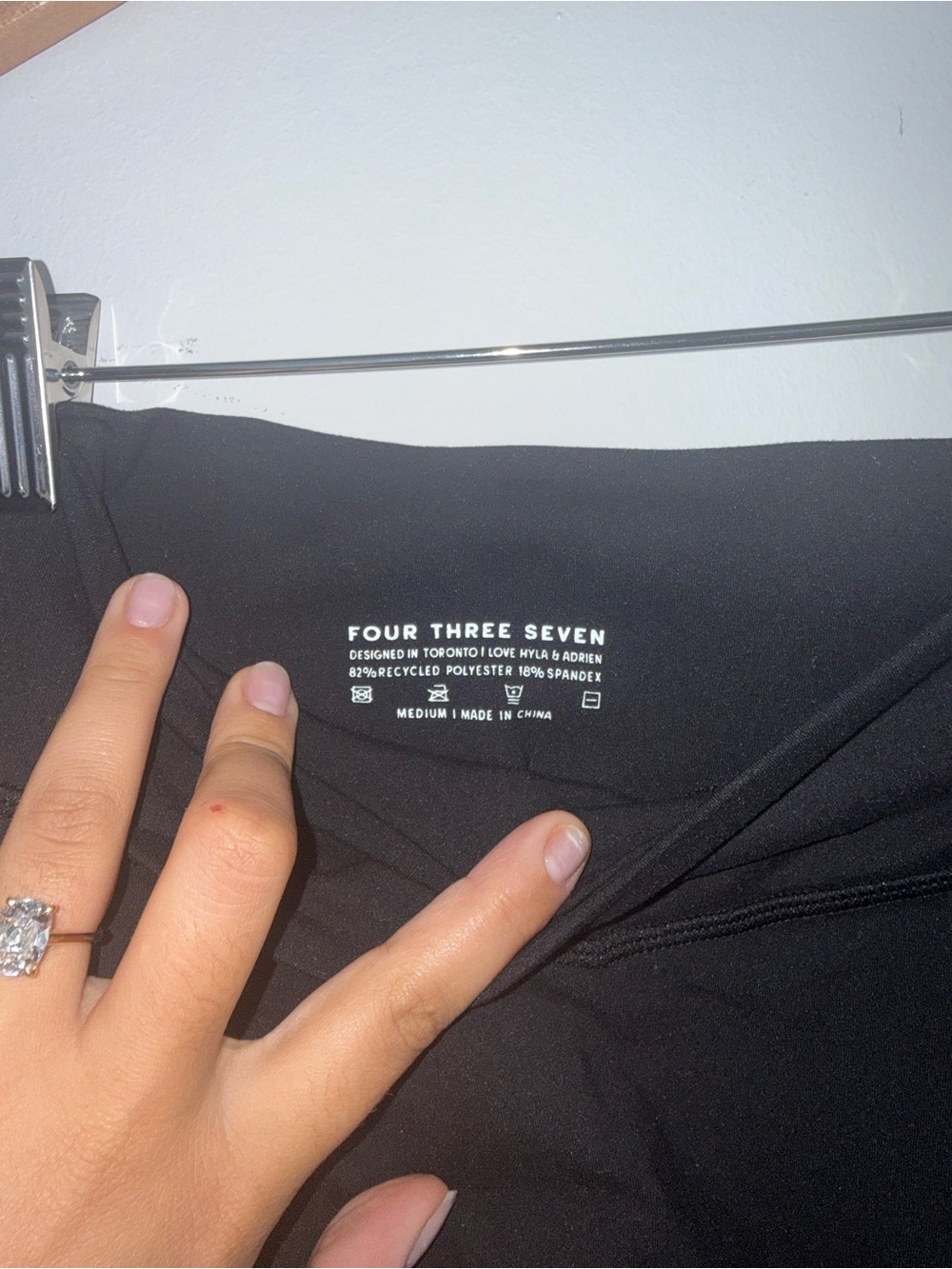 437 Essential Legging Black - Picture 4 of 4